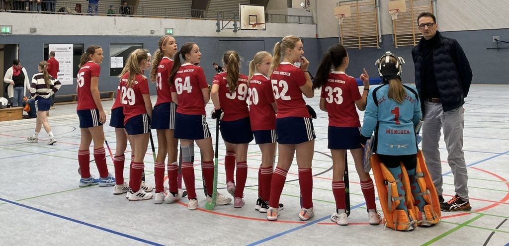 Erfolgreiches Hallenhockeyturnier der U12w und U14w in Lübeck