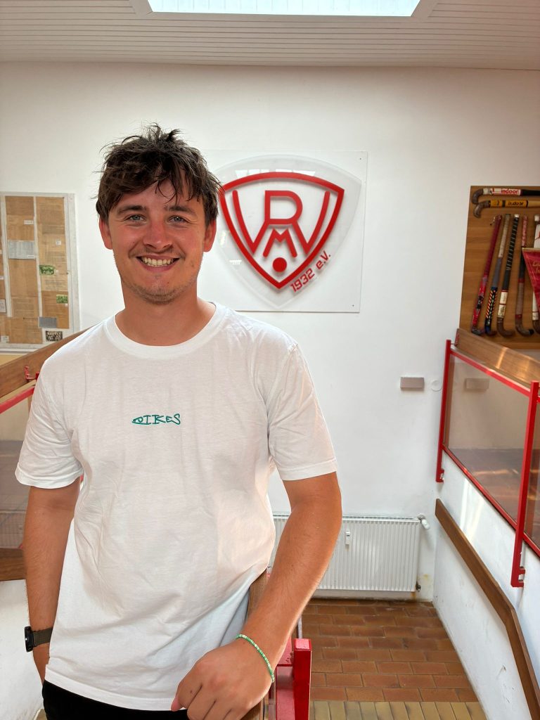 Neuer hauptamtlicher Trainer für Rot-Weiß München: Herzlich willkommen, Kevin!